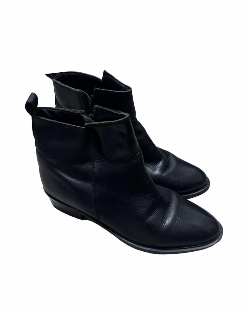 Benneton shoes